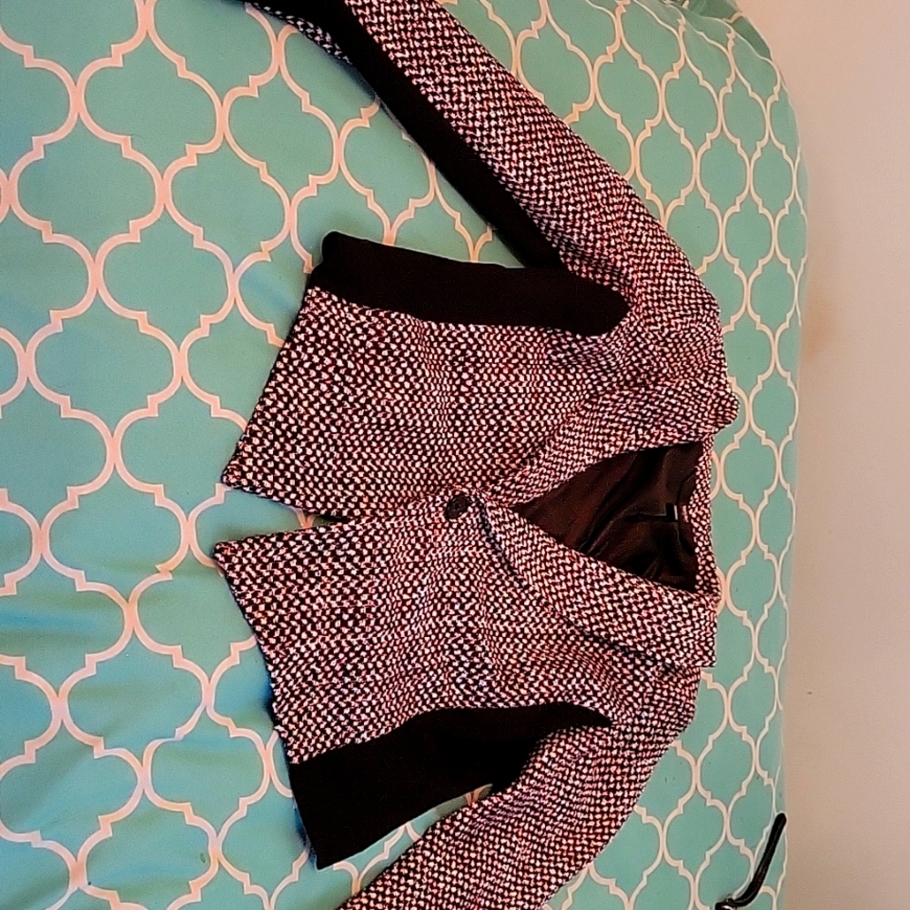 Blazer - Picture 3 of 3